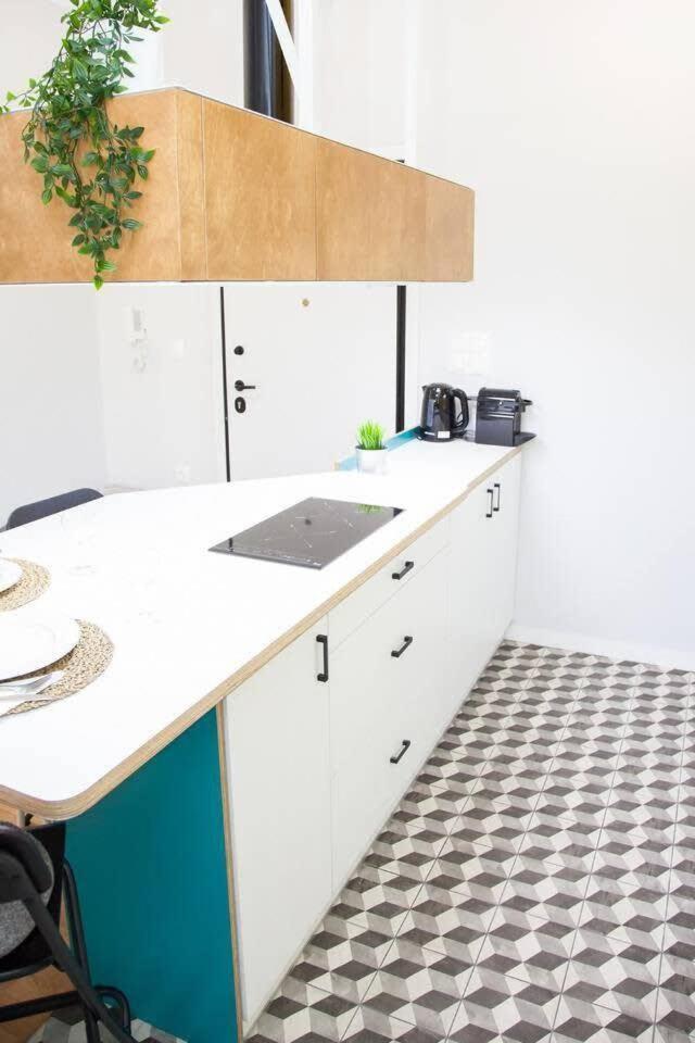 Fully Renovated, Modern Beauty In Central Athens! ภายนอก รูปภาพ