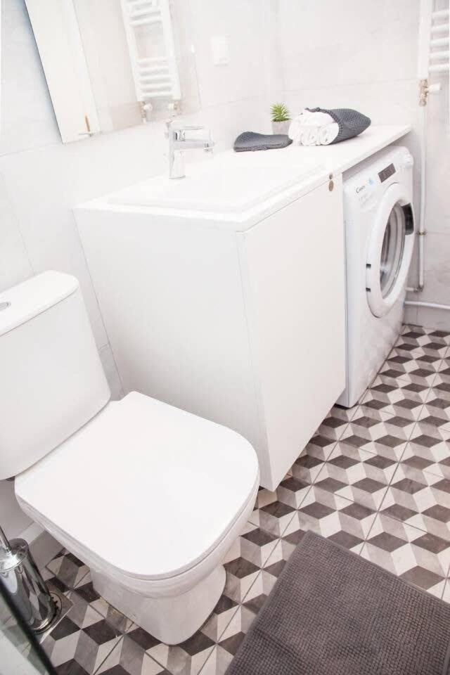 Fully Renovated, Modern Beauty In Central Athens! ภายนอก รูปภาพ