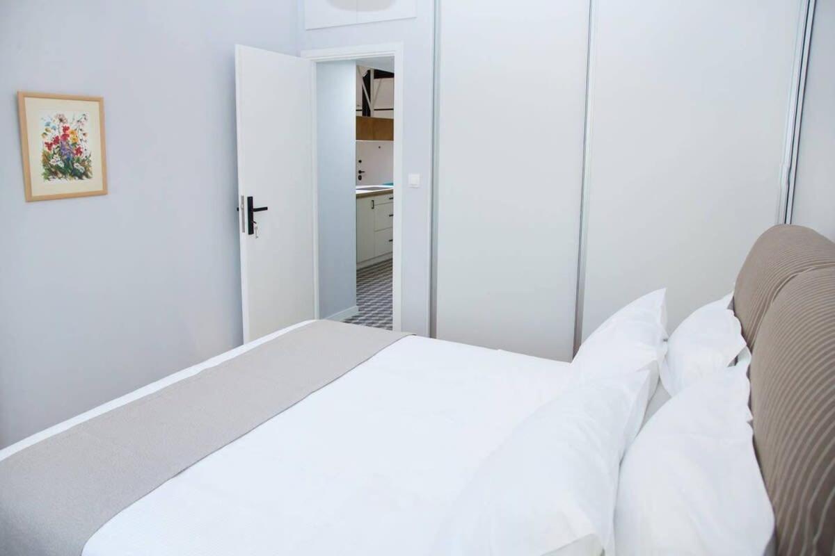 Fully Renovated, Modern Beauty In Central Athens! ภายนอก รูปภาพ